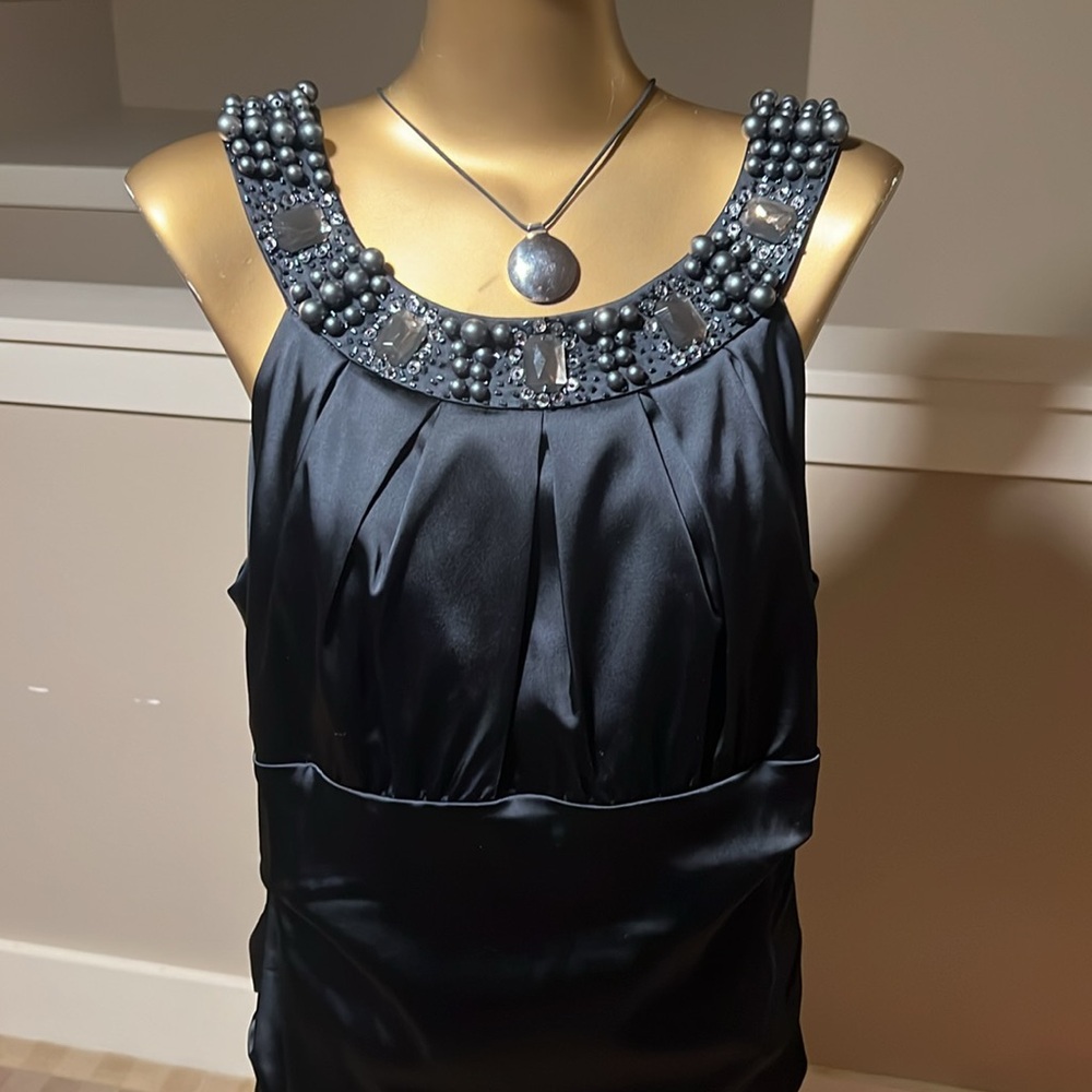 Beautiful Suzi Chin for Maggy Boutique Embellished Stretch Satin Dress Sz 10 Blk